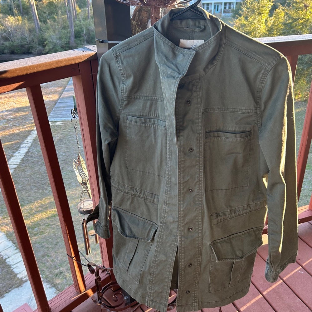 Woman’s Universal Thread Utility/Field Jacket Size Small-Like New